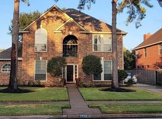 7922 Scenic Canyon Ln, Houston, TX 77095