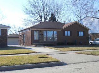 17824 Airport Rd, Fraser, MI 48026