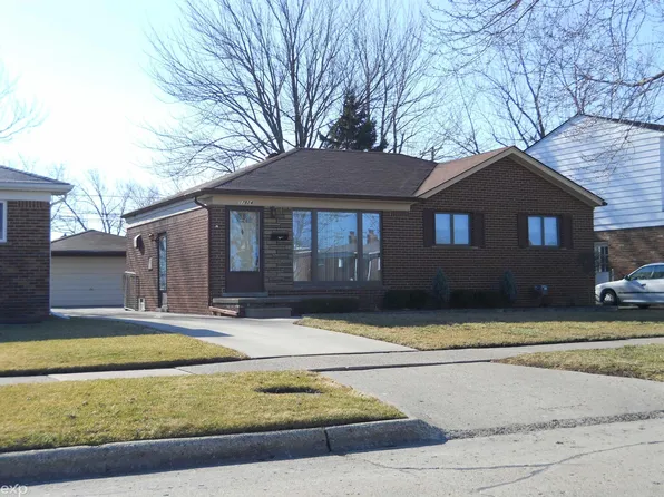 17824 Airport Rd, Fraser, MI 48026