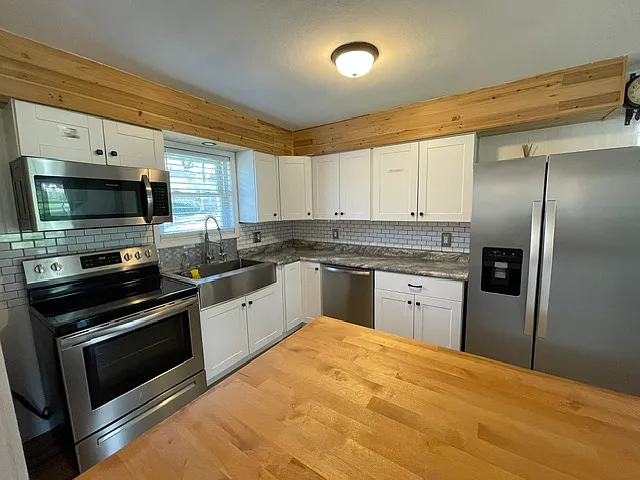 213 Columbus Dr — Photo 6
