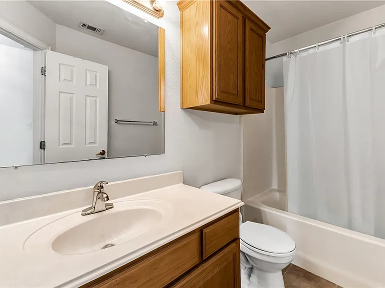 1001 Krenek Tap Rd #1201 — Photo 19