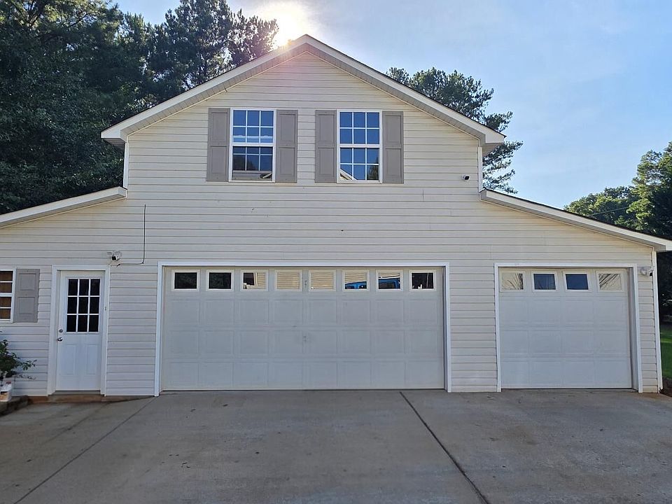 2nd image of 1016 Hamilton Dr