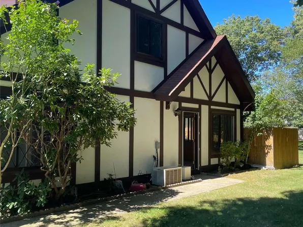 6 Amesworth Court #6, Middle Island, NY 11953