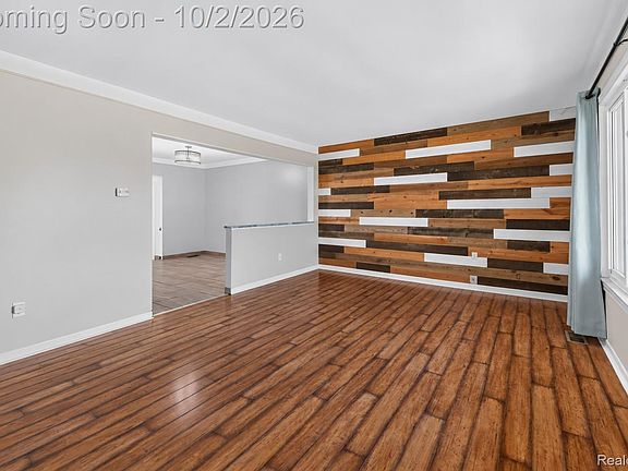 5th image of 28095 Weddel Ave