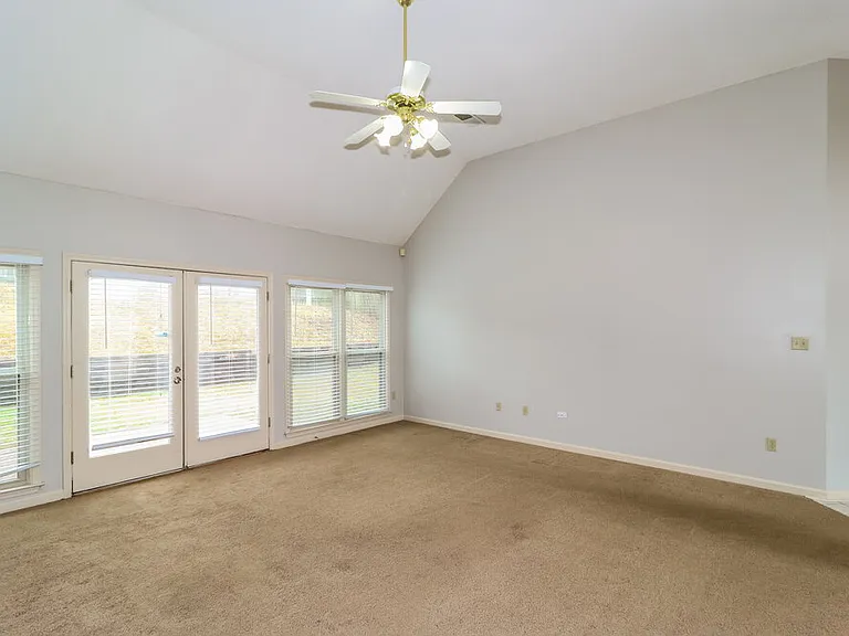 1964 Bohemia Dr — Photo 5