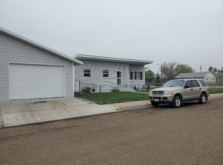 403 9th St N, Glasgow, MT 59230