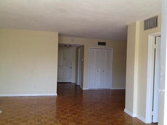 3rd image of 9500 W Broadview Dr