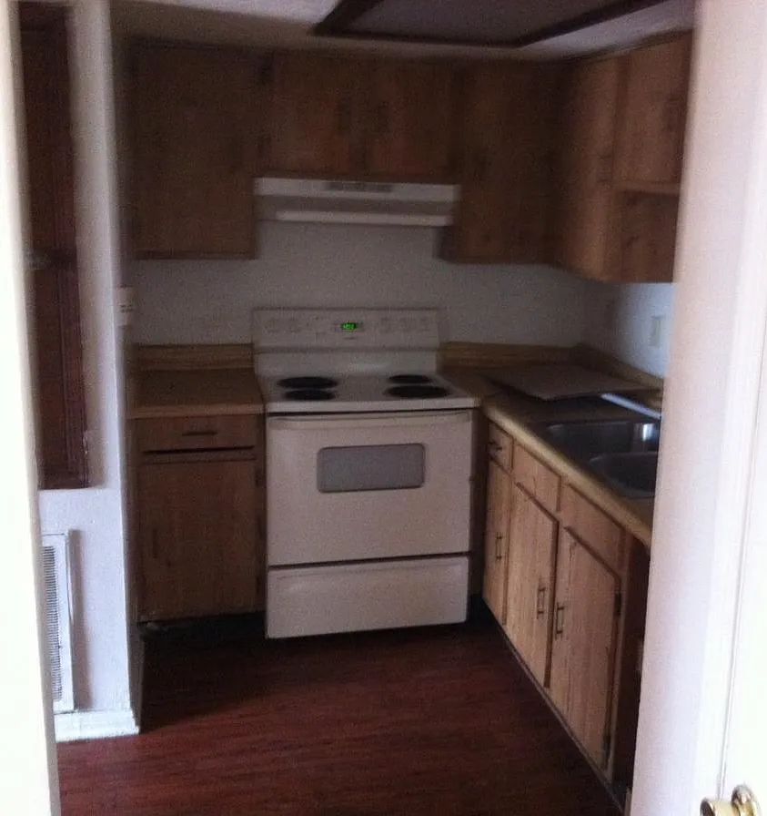 2 bed, 1.5 bath, 950 sqft, $1,295 — Photo 3