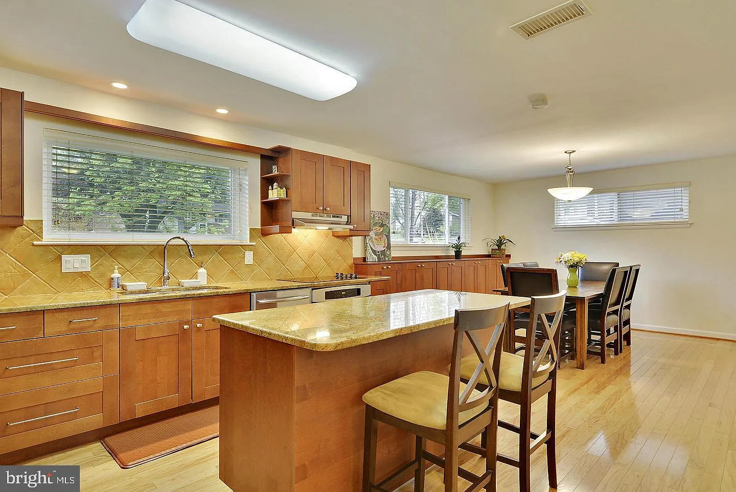 4 bed, 3.5 bath, 1700 sqft, $3,850 — Photo 3