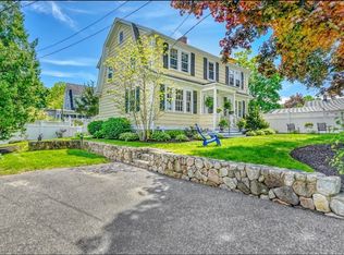 17 Old Brook Cir, Melrose, MA 02176