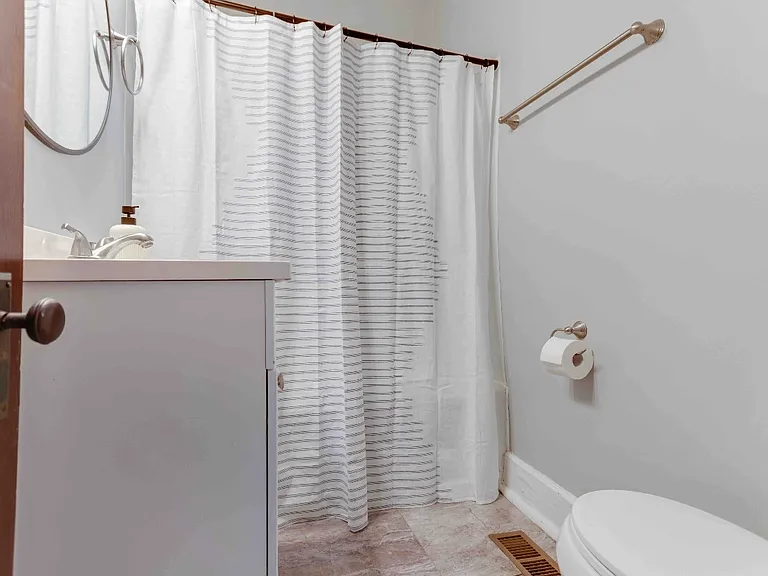 822 SE Riverside Dr #822 — Photo 12