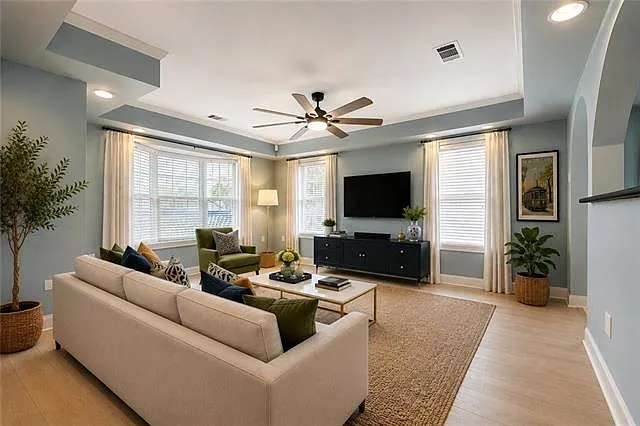 3 bed, 2.0 bath, 1875 sqft, $2,400 — Photo 4
