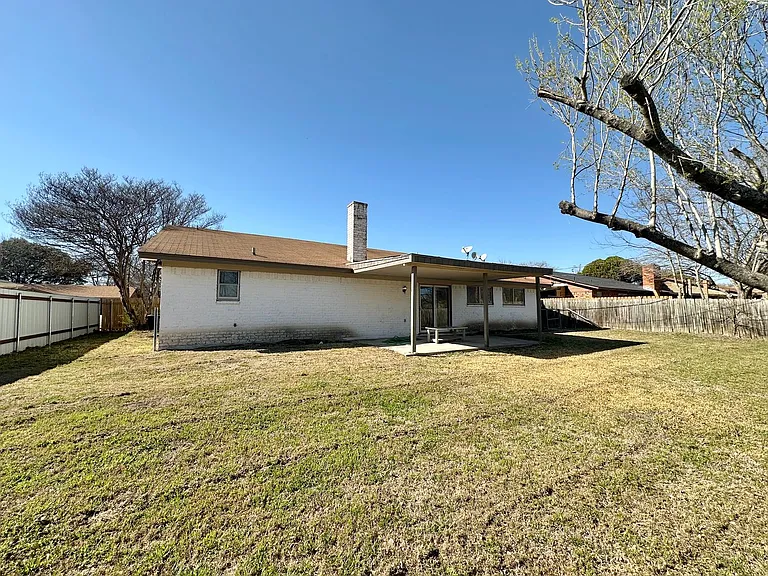 1904 Stardust St — Photo 28