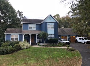 75 White Birch Ln, East Stroudsburg, PA 18302