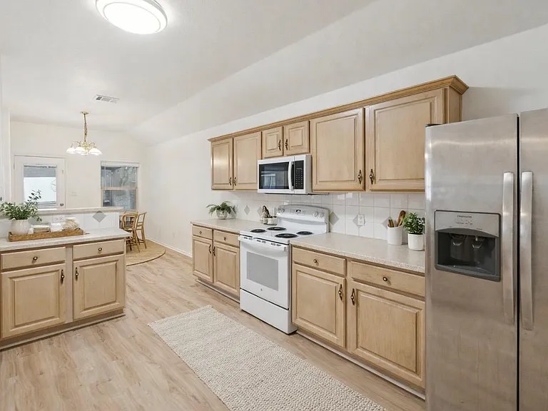 1611 Sunnycrest Cir — Photo 5