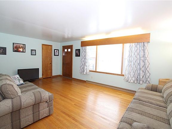 2nd image of 1479 Hagey Dr