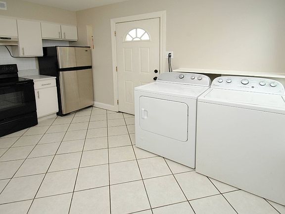 4th image of 2032 W Birchwood Ave #2B