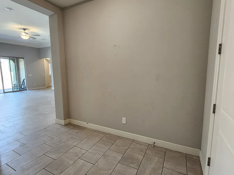 18380 W Sandlewood Dr — Photo 8