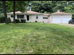 3490 Mahopac Dr, Lake Orion, MI 48360