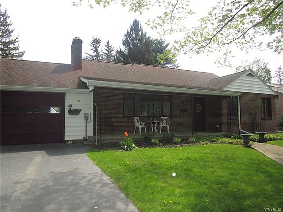 3rd image of 25 Memorial Dr