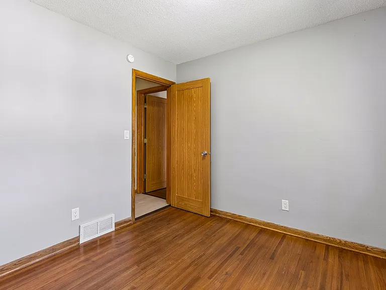 1099 Felix St — Photo 23