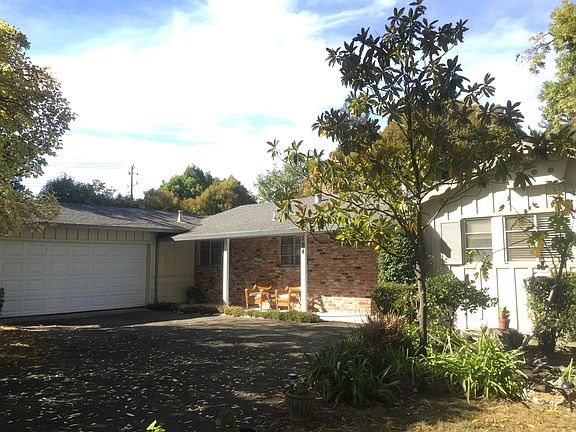 5th image of 104 Camrose Pl