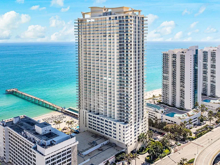 16699 Collins Ave #1909 — Photo 5