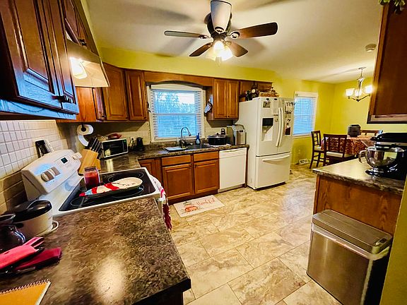2nd image of 406 Hall Ave