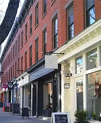 Rented by R New York