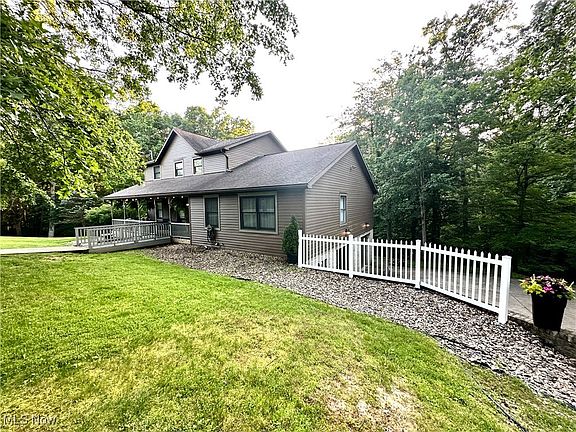 3rd image of 160 Crestwood Ct