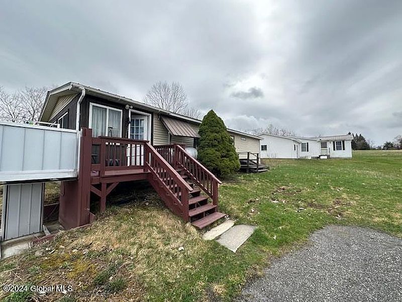2nd image of 2761 Center Road