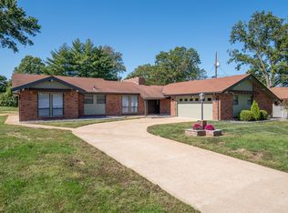 12215 Blackhall Dr, Saint Louis, MO 63128