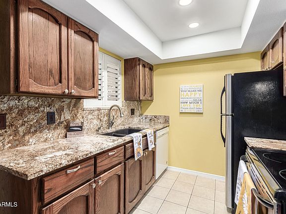 2nd image of 3131 W Cochise Dr Unit 131