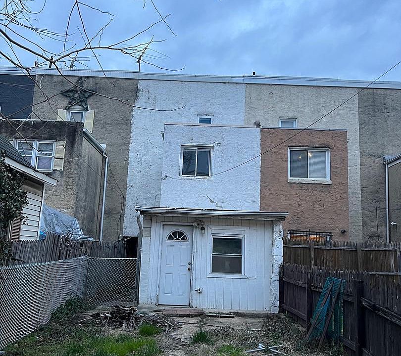 2nd image of 2625 Salmon St