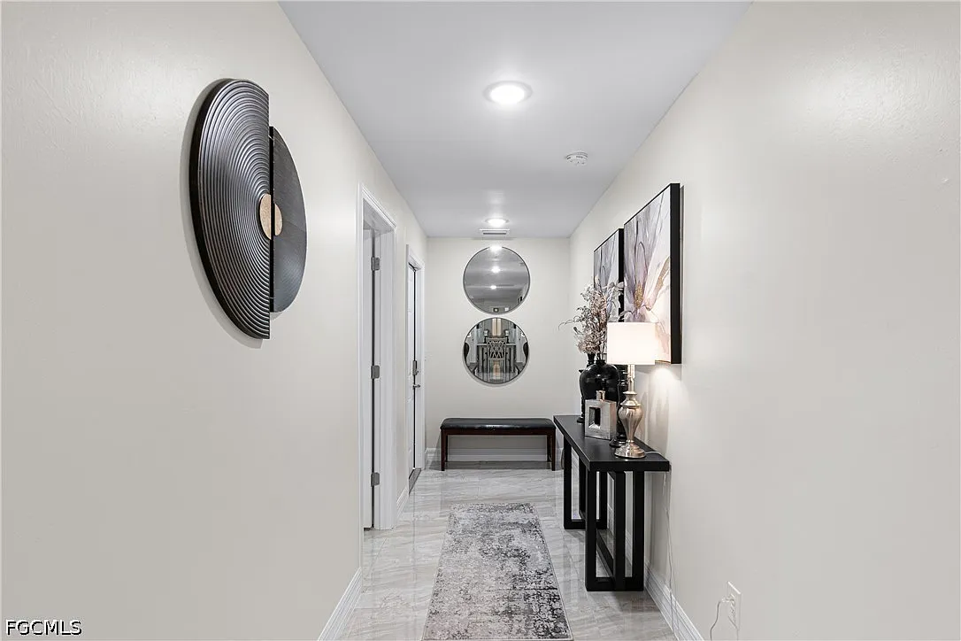 3 bed, 2.0 bath, 2394 sqft, $1,700 — Photo 4