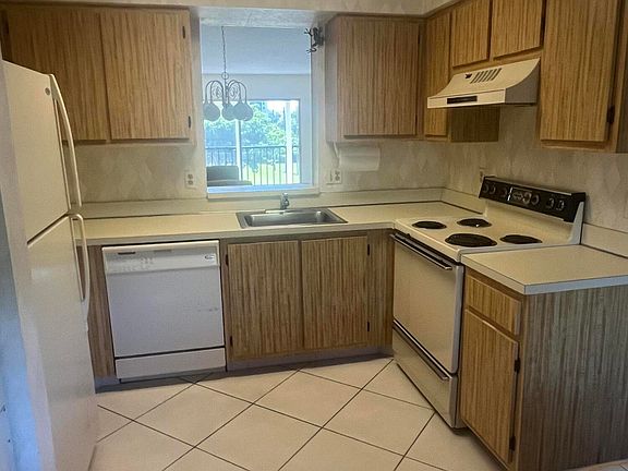 4th image of 7006 HUNTINGTON Lane #302