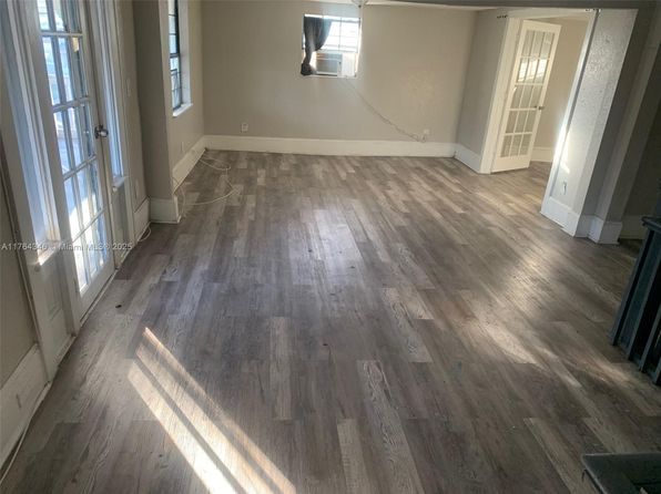 jacksonville-florida-154610790 picture