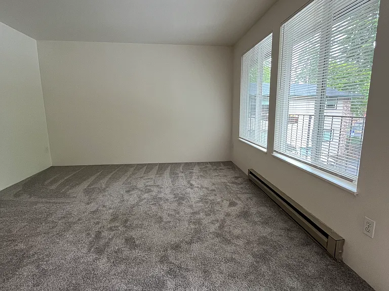 5647 SE 72nd Ave — Photo 6