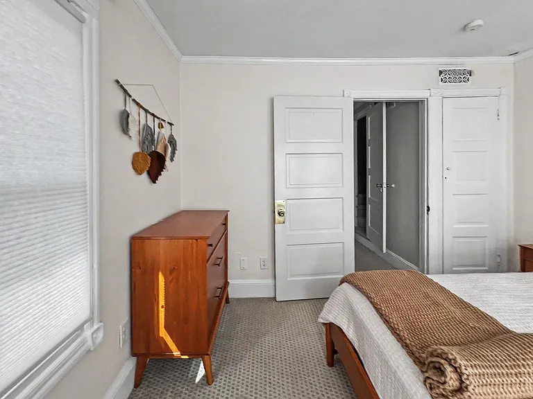 1039 Rees Ave — Photo 19