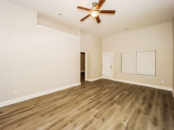 3rd image of 4890 Summersun Dr