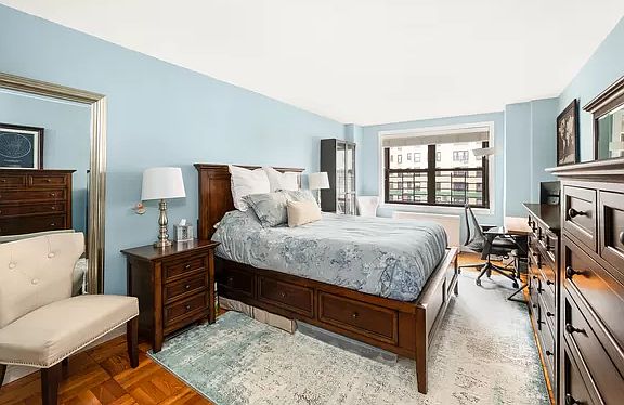 4th image of 301 E 69th St APT 8E