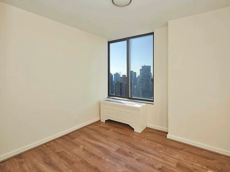 300 E 93rd St #14A — Photo 6