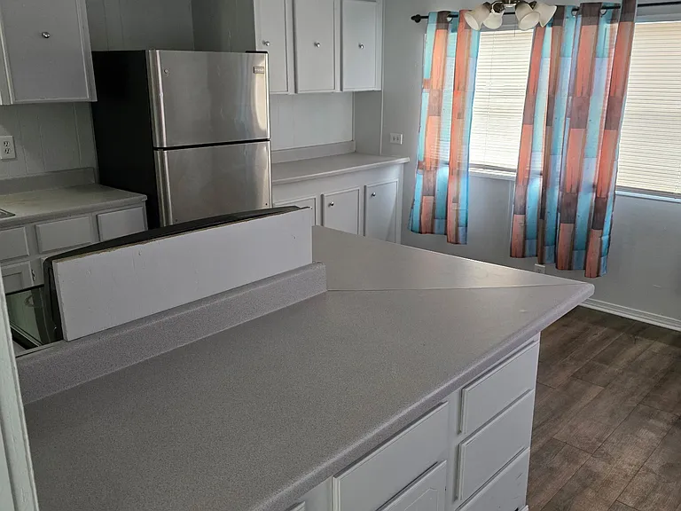 1901 Boyd Dr #8 — Photo 2