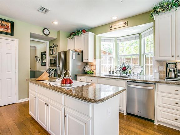 5th image of 2601 Barrington Dr