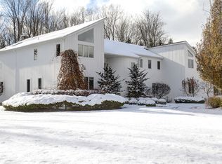 37560 Delamere Ct, Solon, OH 44139