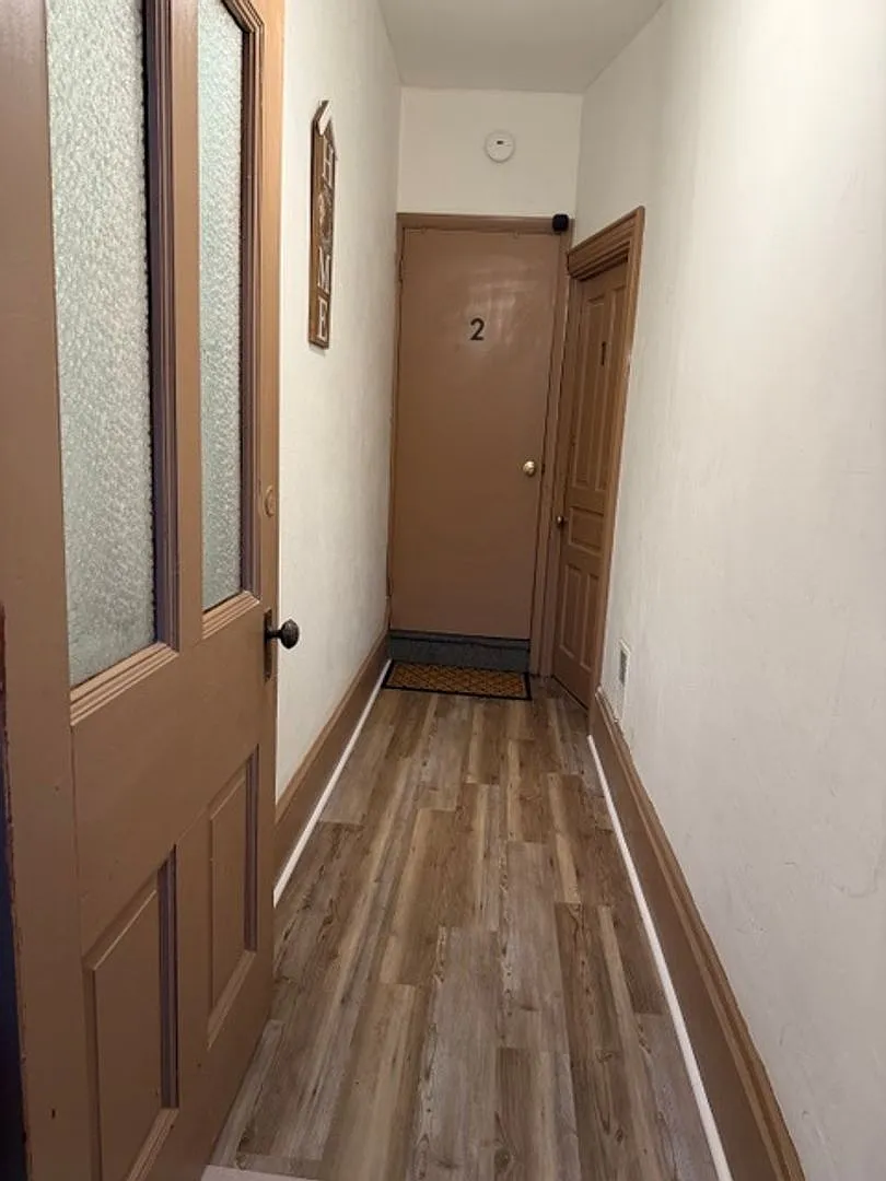 Introducing our cozy 2-bedroom, 1-bathroom apartment located in the heart of Harrisburg, PA — Photo 2