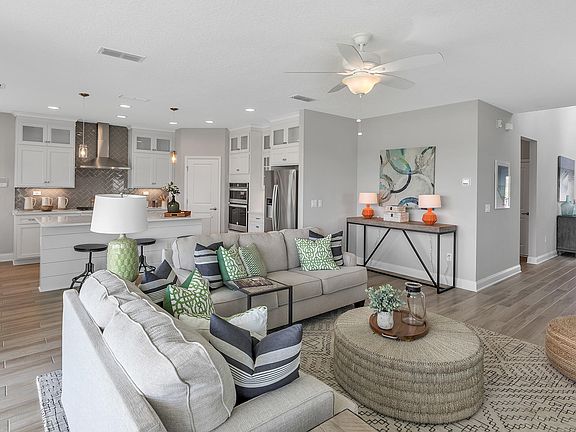5th image of 207 Holly Forest Dr