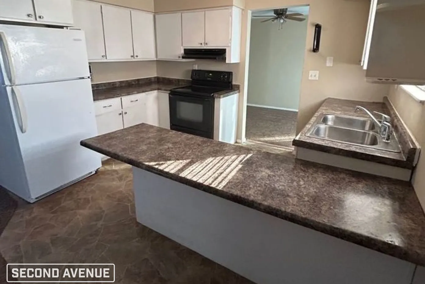 3 bed, 2.5 bath, 2238 sqft, $1,375 — Photo 3