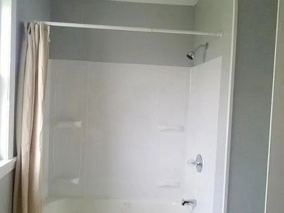 5th image of 3279 W 50th St Unit 1