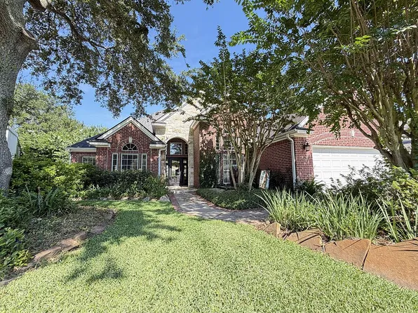 230 E 2nd St, Pt Neches, TX 77651
